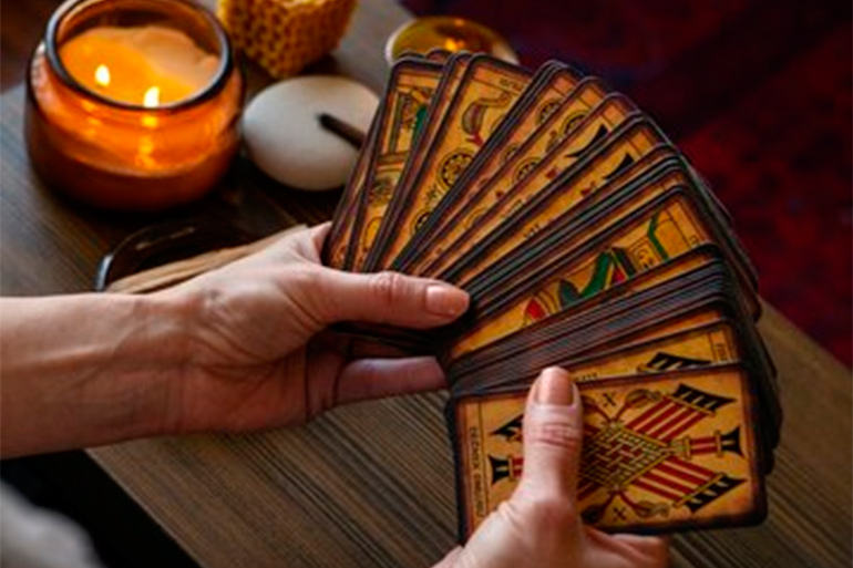 Tarot e Oráculos